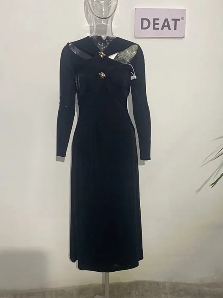 Женское трикотажное платье с вырезами DEAT