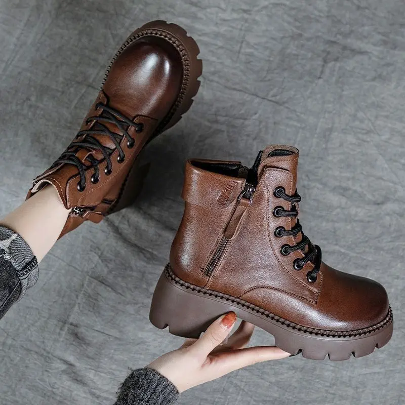 Женские зимние ботинки из натуральной кожи на толстом каблуке