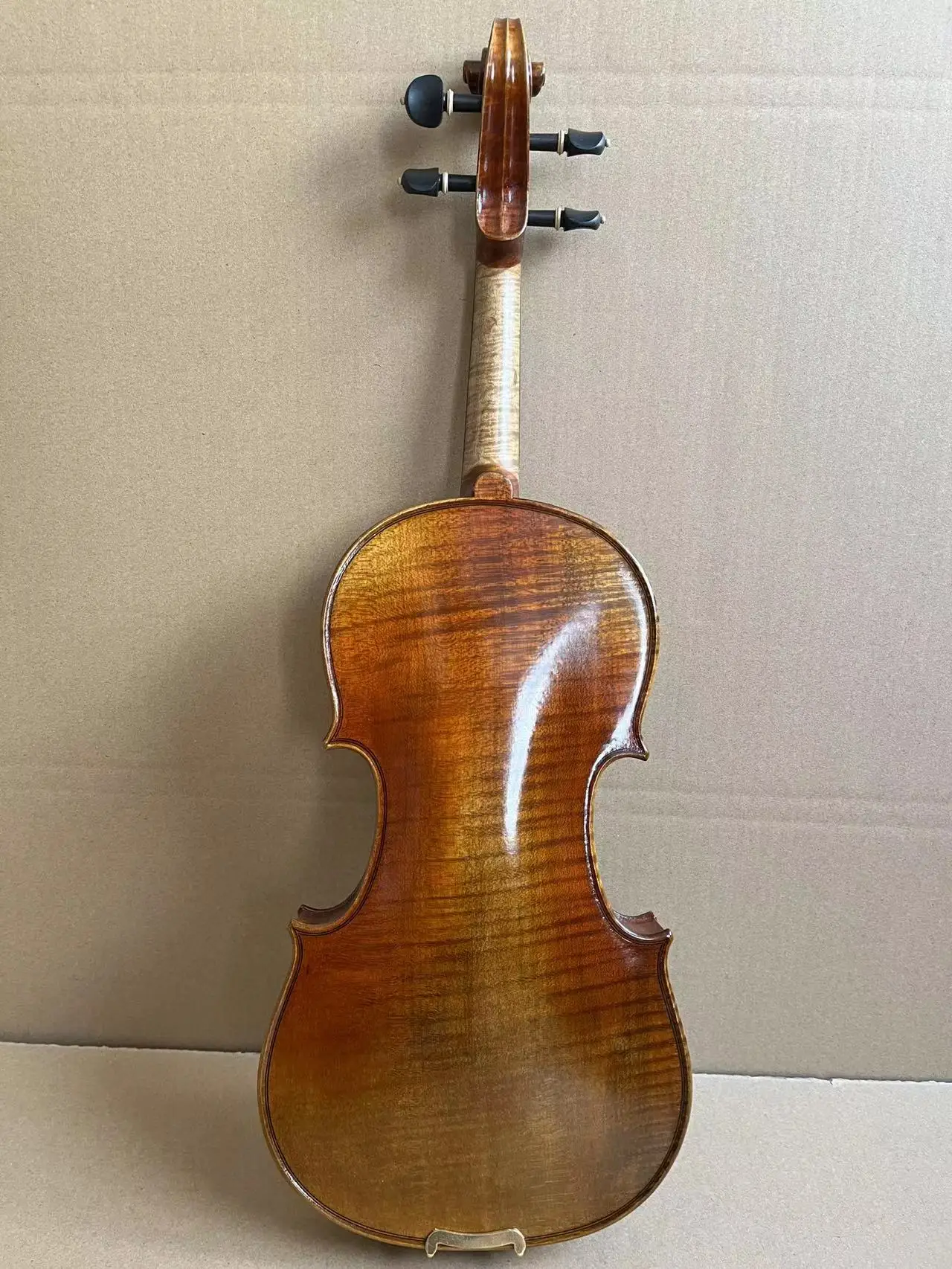 

Скрипка 4/4, стоимость доставки, мост Ауберта и красная струна