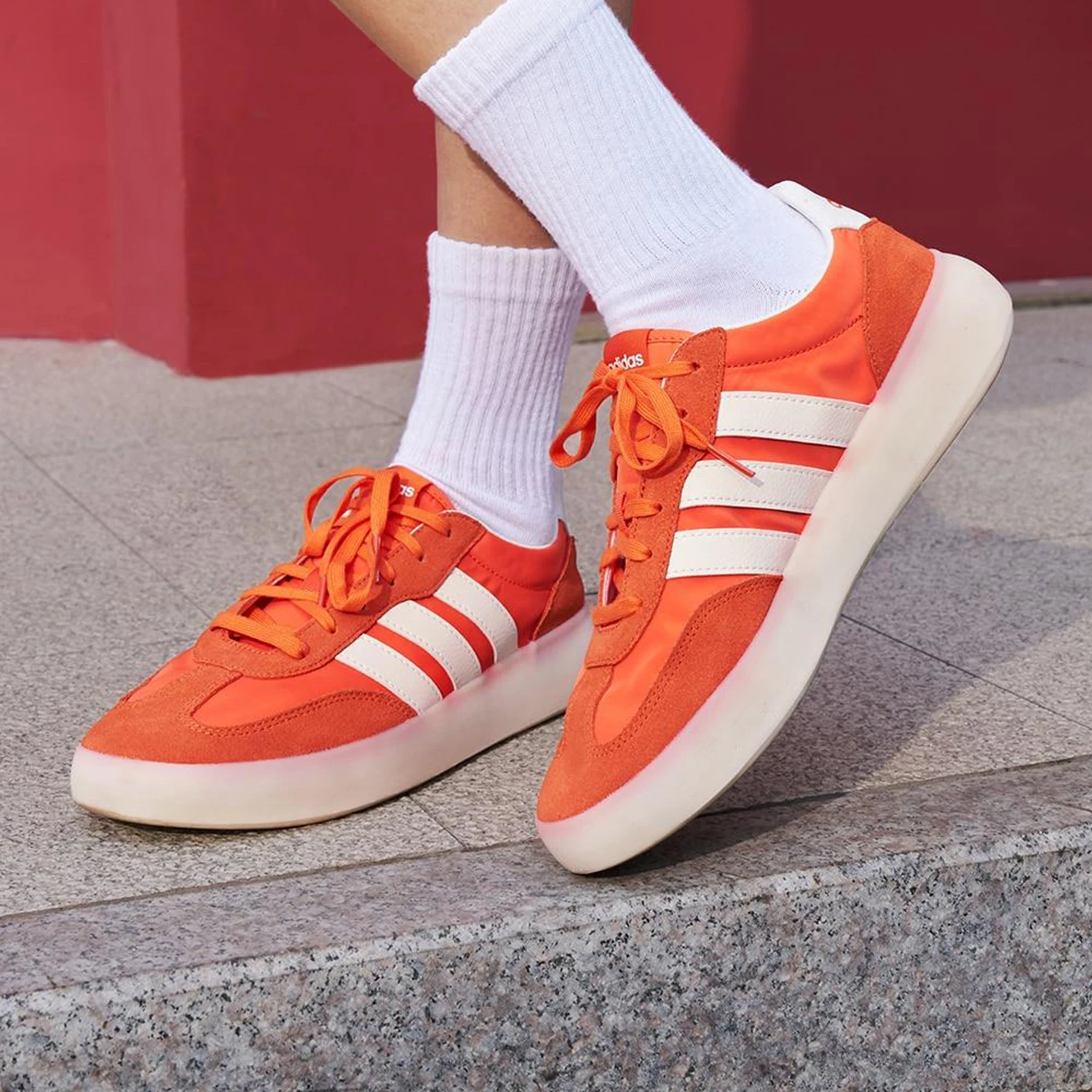 Фото Легкие низкие кроссовки Adidas Authentic BARREDA DECODE для мужчин и женщин JQ6670 №1