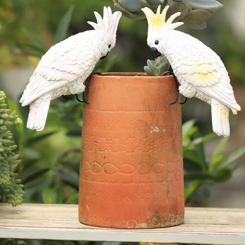 

Outdoor Parrot Decor Resin Macaw Parrot Figurines Realistic Tropical Birds Decor For Patio Balcony Garden Courtyard Park Outdoor