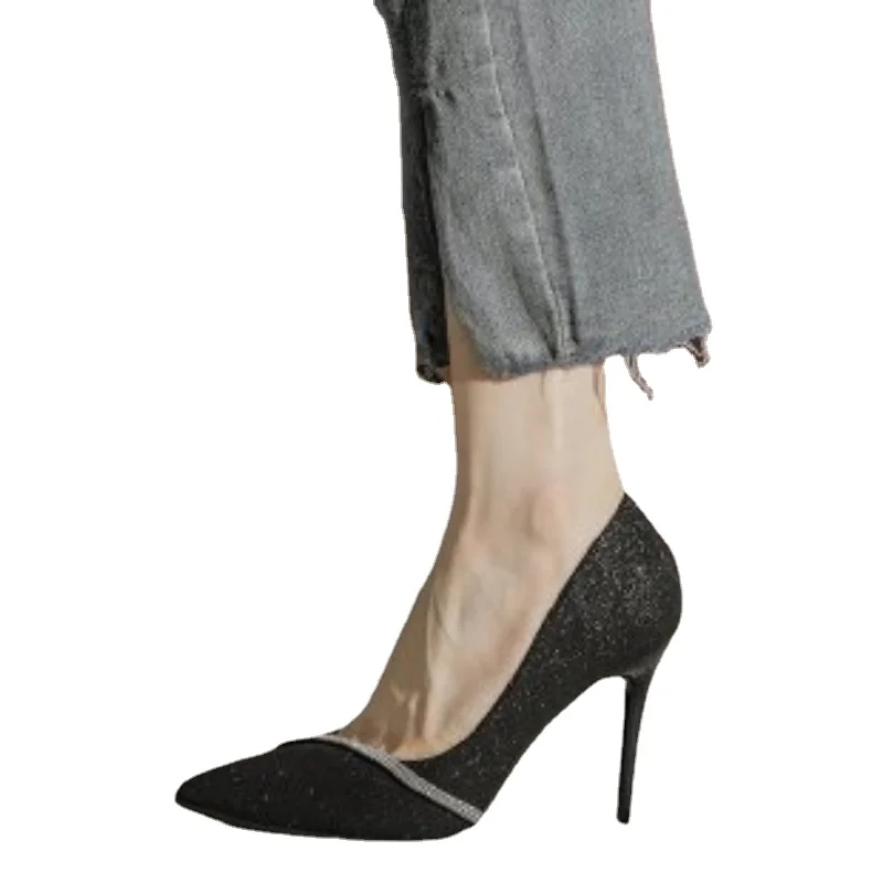 

Женские туфли на высоком каблуке, с острым носком и стразами