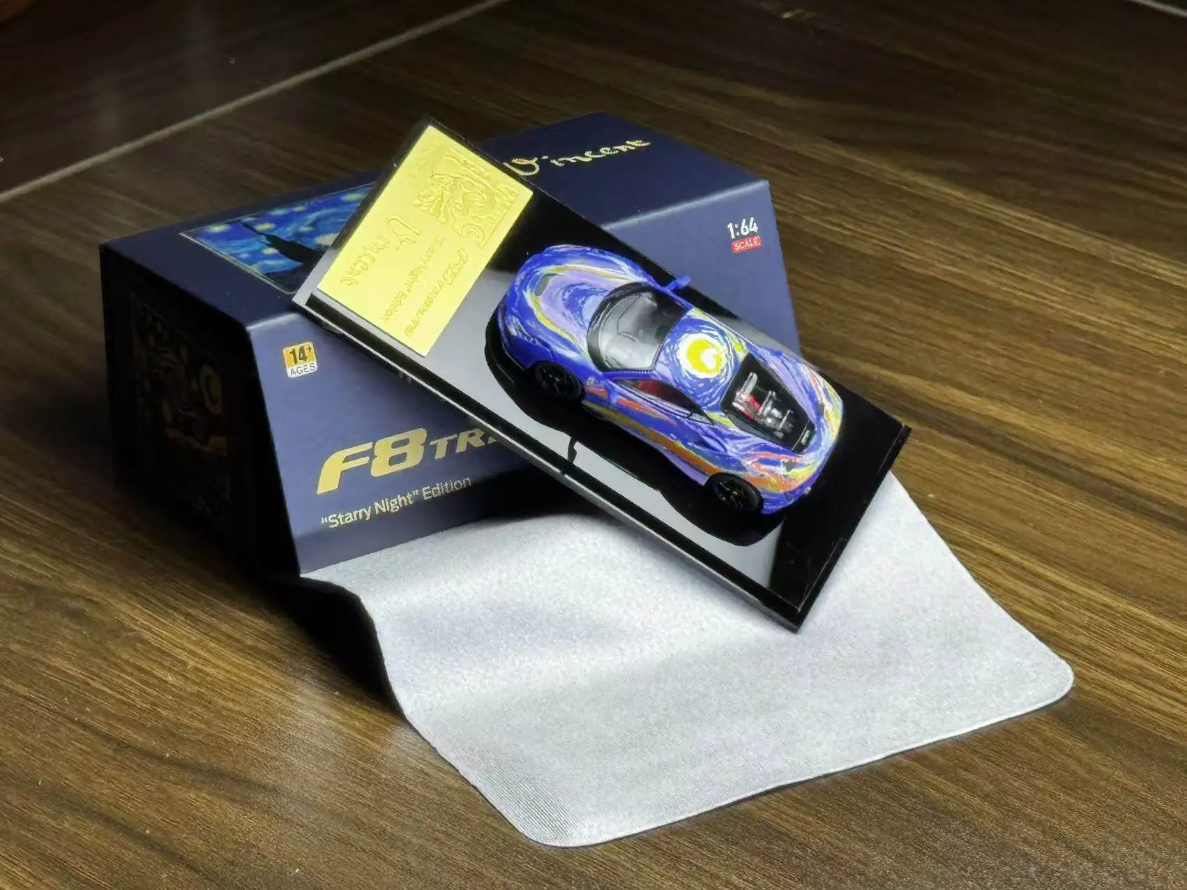Фото Коллекционная модель спортивного автомобиля Karium Diecast Ferrari F8 Tributo в масштабе 1/64, литая под давлением, из сплава, модель гоночного автомобиля Ferrari F8 Starry Sky для демонстрации №2