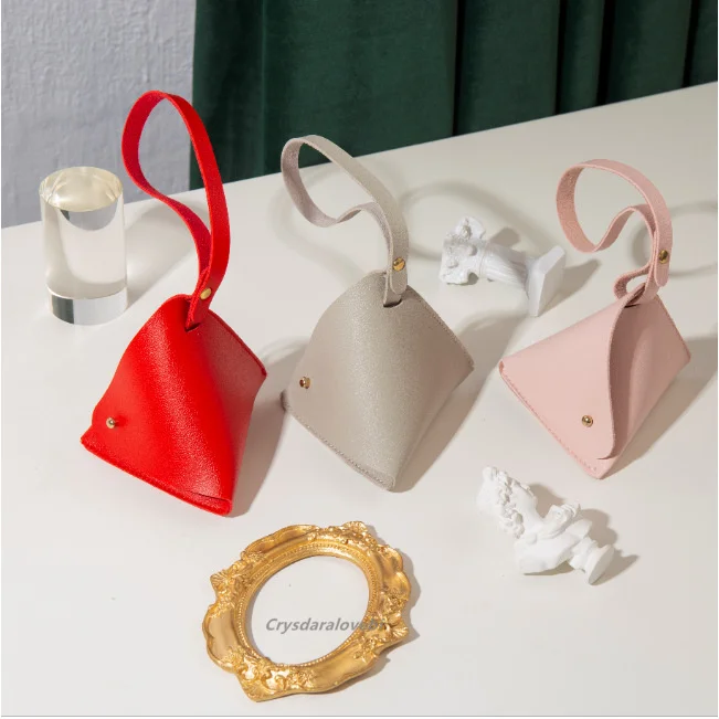 

10PCS Wedding Candy Bag Chinese Style Leather Triangular Candy Bag Creative Zongzi Gifts Candy Bag