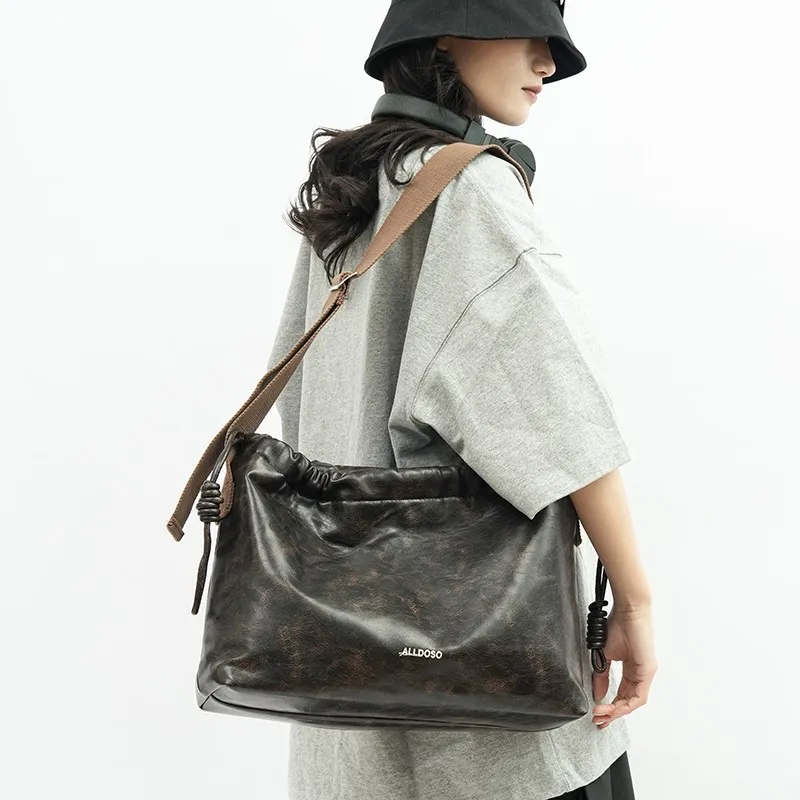 Нишевая сумка через плечо Maillard Новое поступление женская Zhang Se с широким плечевым