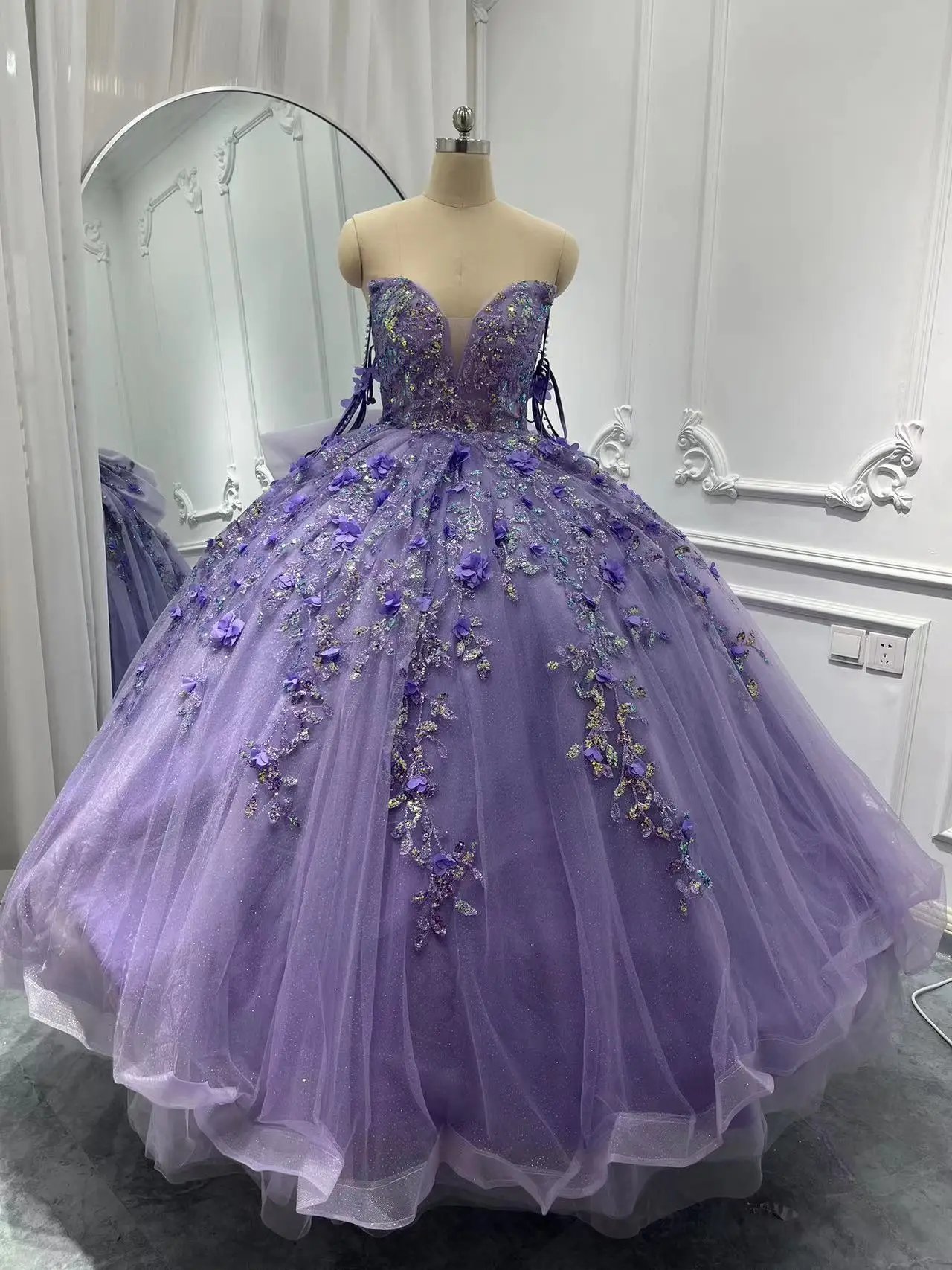 Красивое мексиканское Лавандовое платье Quinceanera 16 девушек блестящее с V-образным
