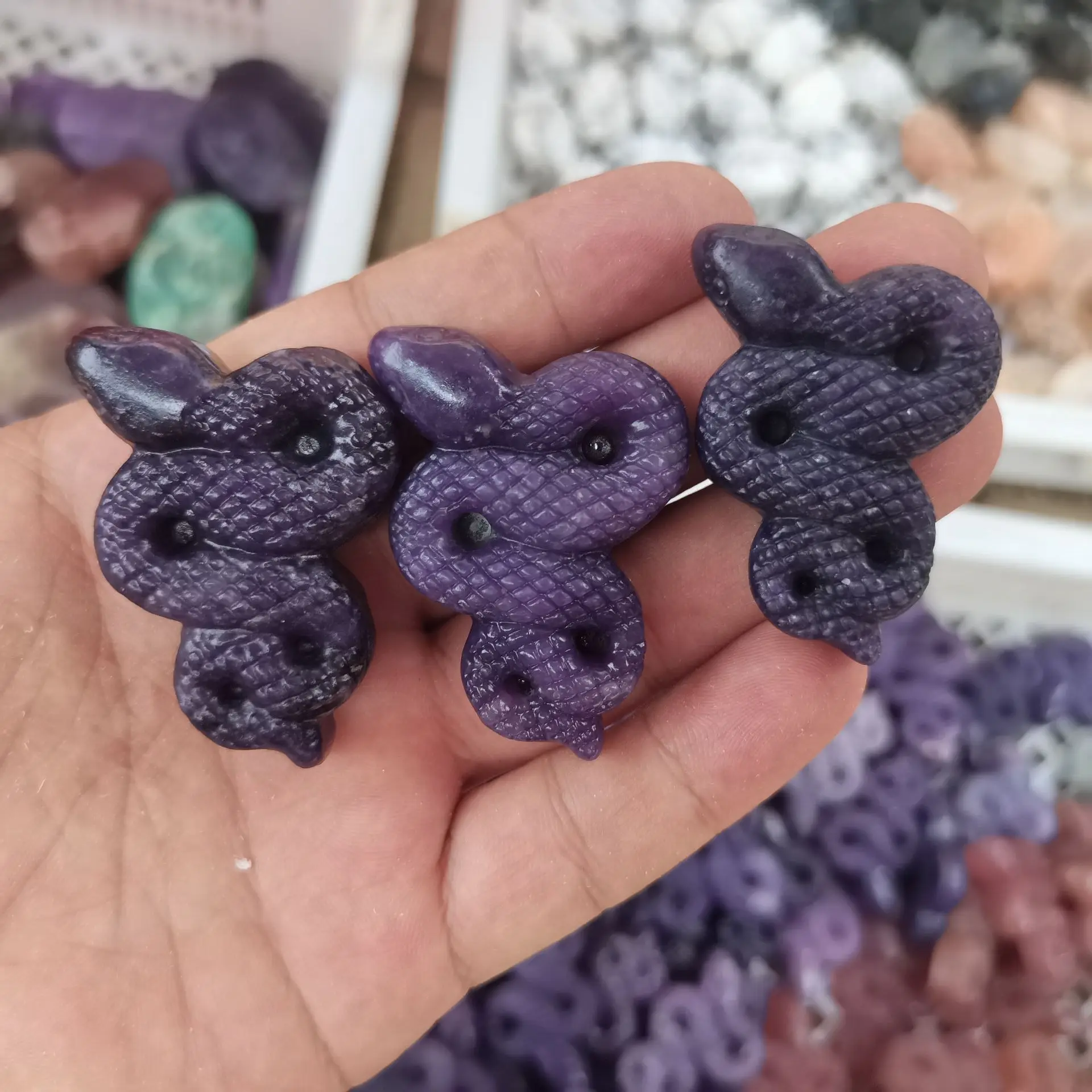 

5CM Lovely Natural Purple mica snake Hand Carved Polished Quartz Crystal Snake animal Healing Crystal Natural Quartz Crystals