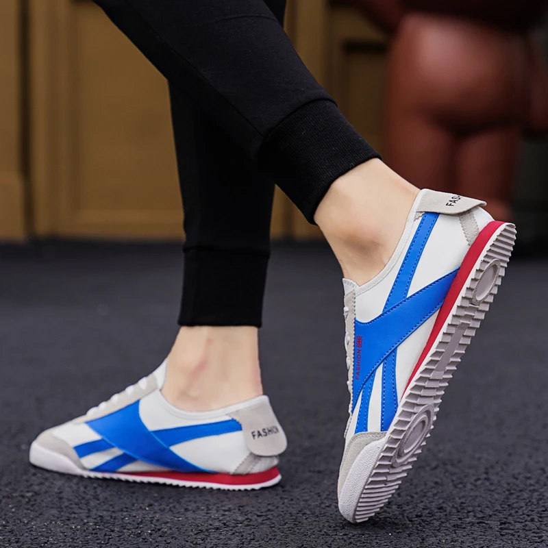 New Men Sneakers Breathable Walking Jogging Men's Sneakers Retro Flats Trainers Men Running Shoes Size 39-44