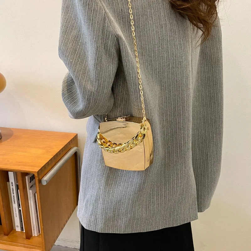 Fashion Metal Chain Women's Dinner Bag Pvc Casual Buckle Shoulder Bag 2023 New Small Square Bag Lipstick Bag