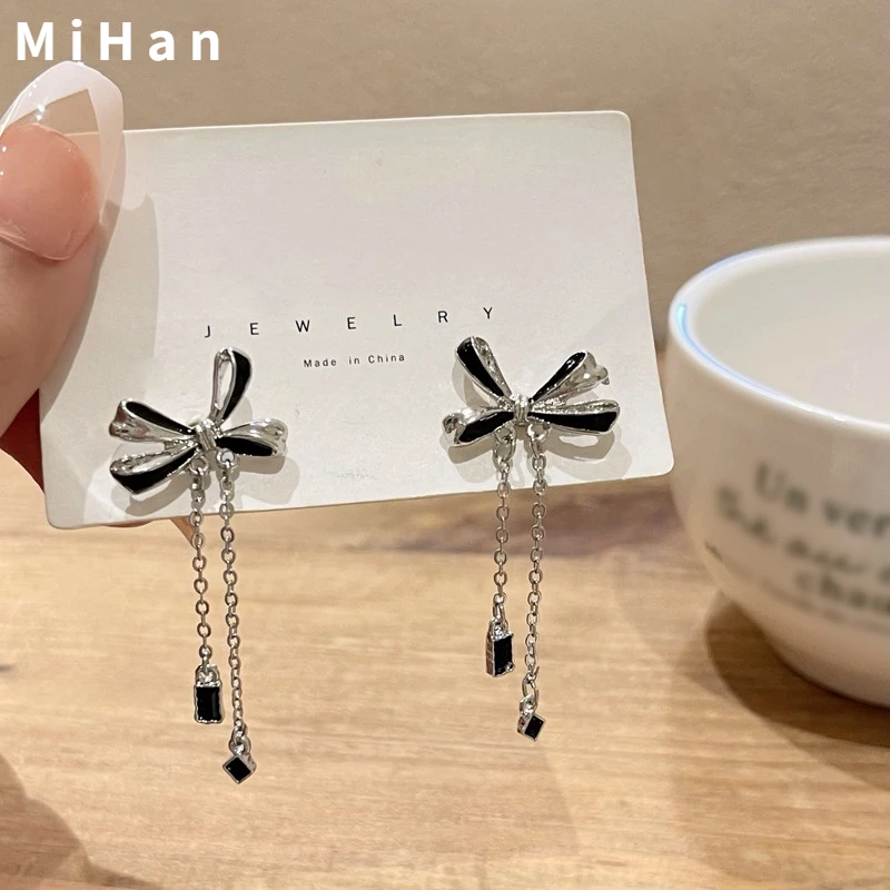 

Mihan Modern Jewelry Black Butterfly Earrings 2022 Trend New Metal Silver Plated Chain Dangle Drop Earrings For Women Gifts