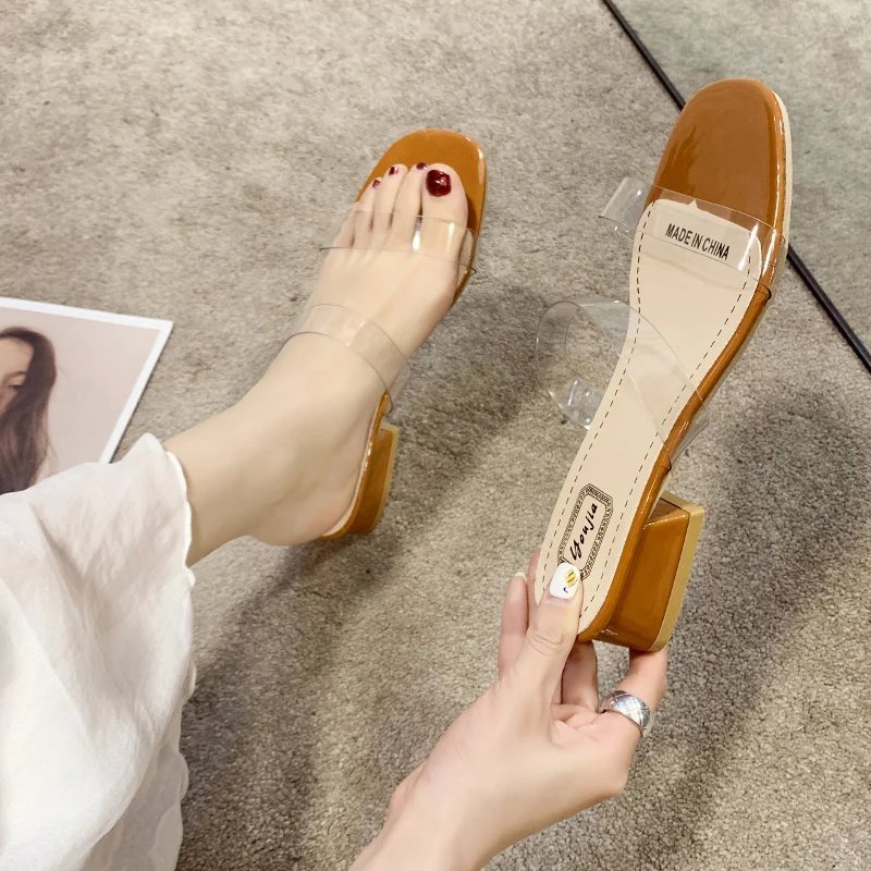 Сланцы женские на среднем каблуке модные роскошные туфли из искусственной кожи