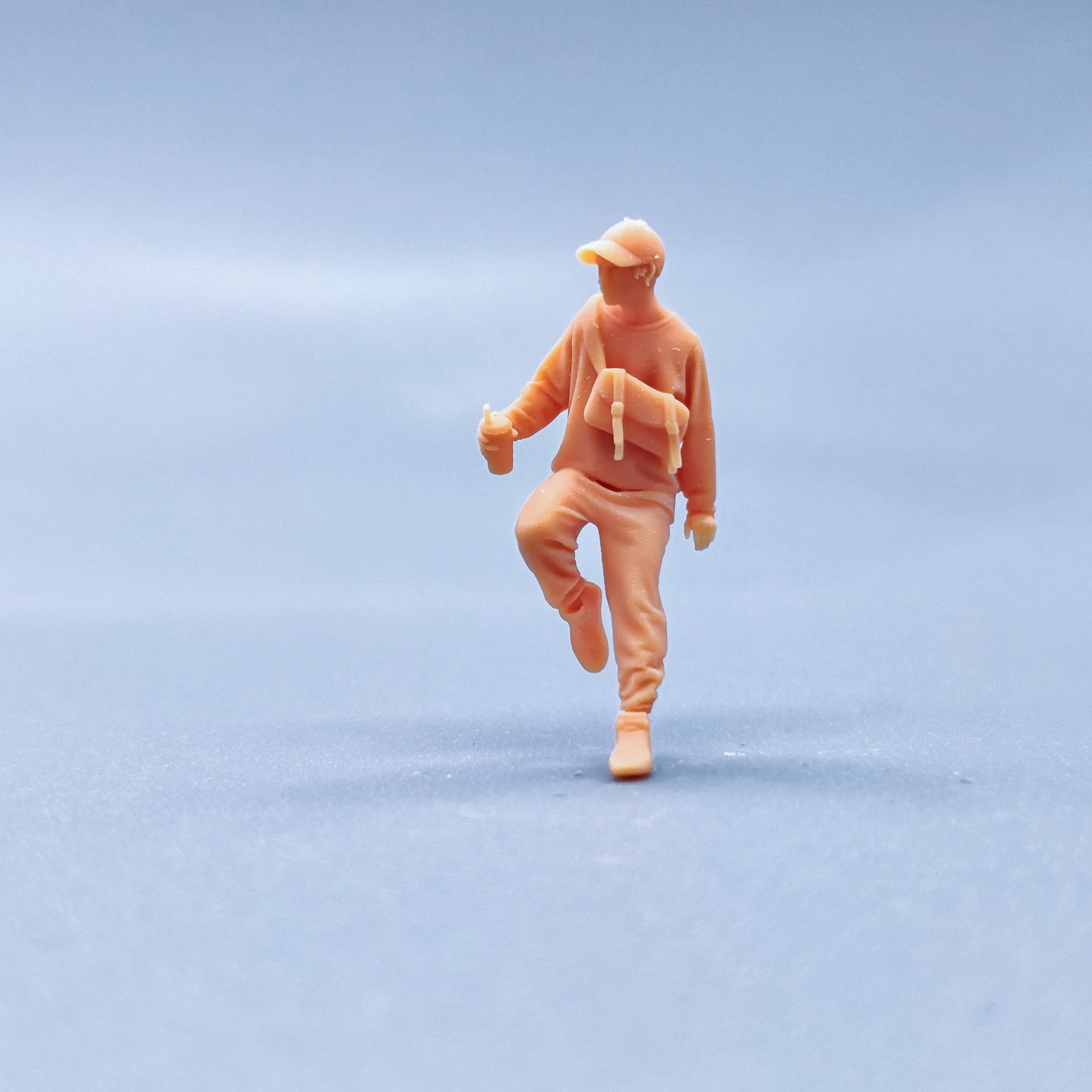 1/64 1/43 фигурки, модель в масштабе, полимерный наплечный пакет, наклонная позиция, молочный чай, мужские нецветные миниатюры, Диона, ручная роспись T911