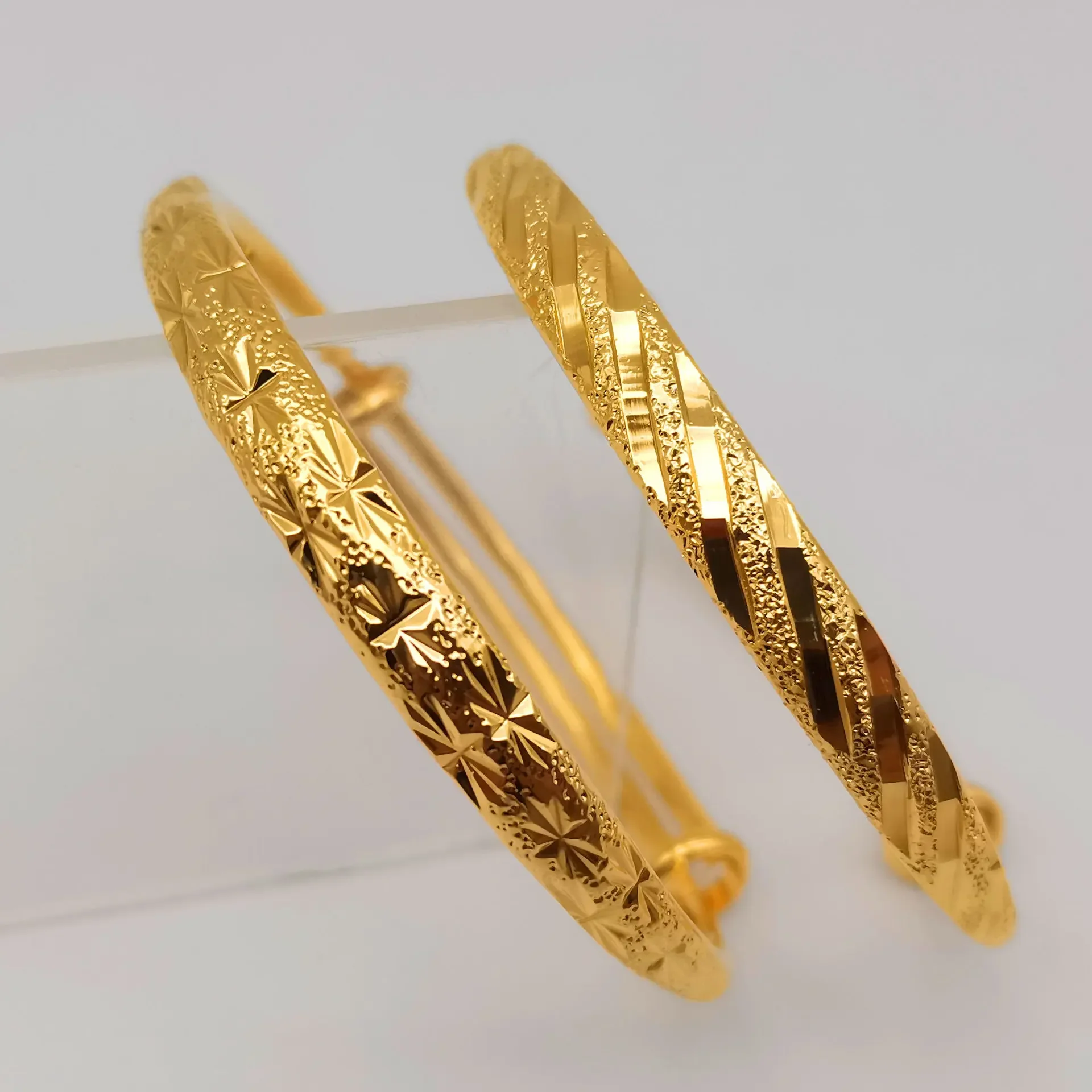 Классический модный браслет с гладкой поверхностью и звездным небом идеальный