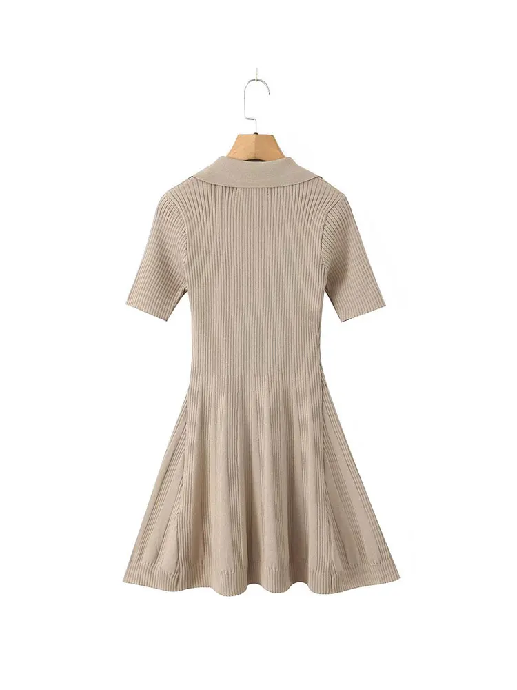 Женское однотонное мини-платье с коротким рукавом