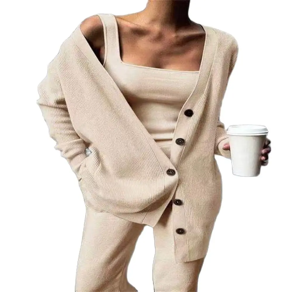 Женский трикотажный комплект из трех предметов элегантный однобортный свитер с