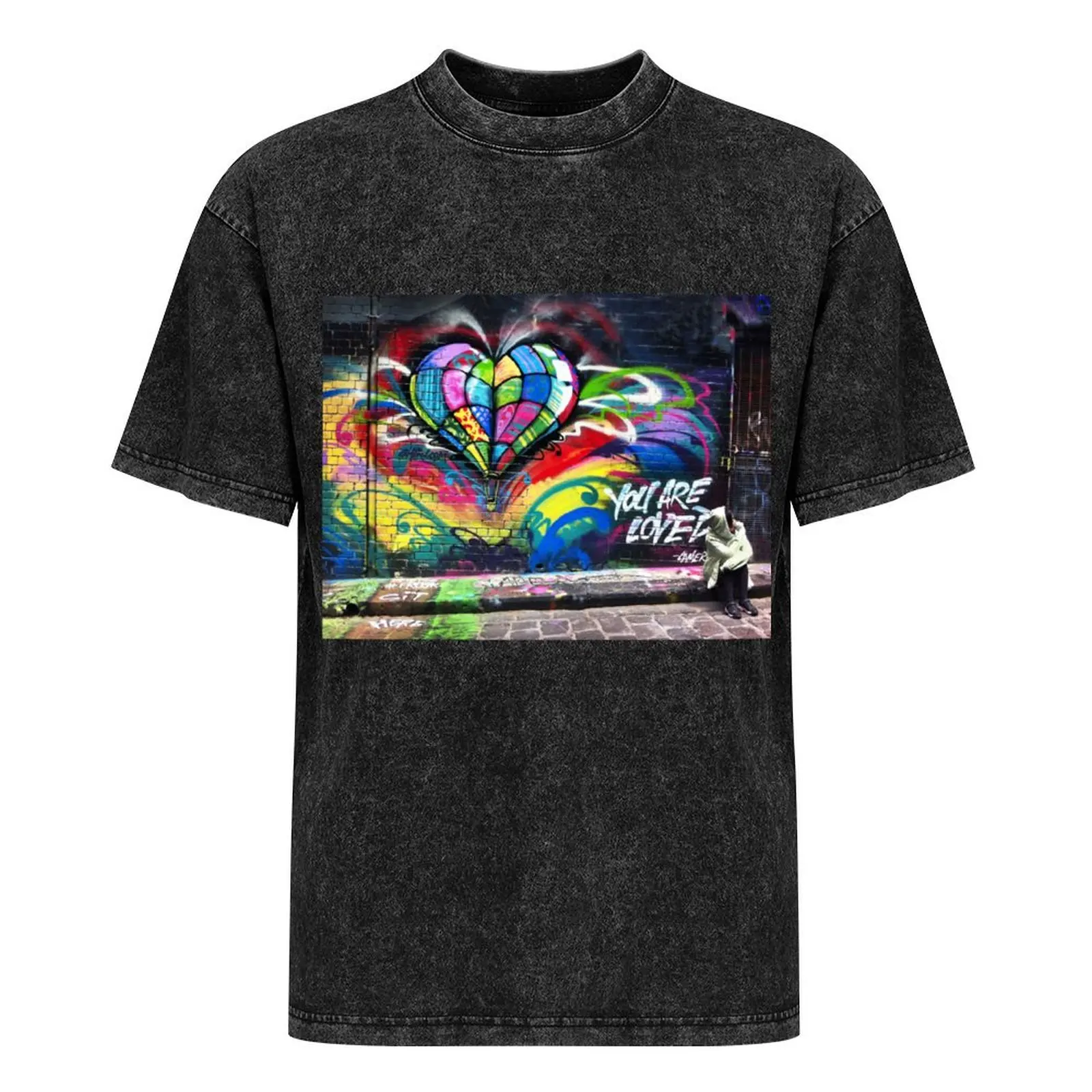 Футболка с граффити You are Loved ~ Hosier lane футболка рисунком рэпера мужская одежда