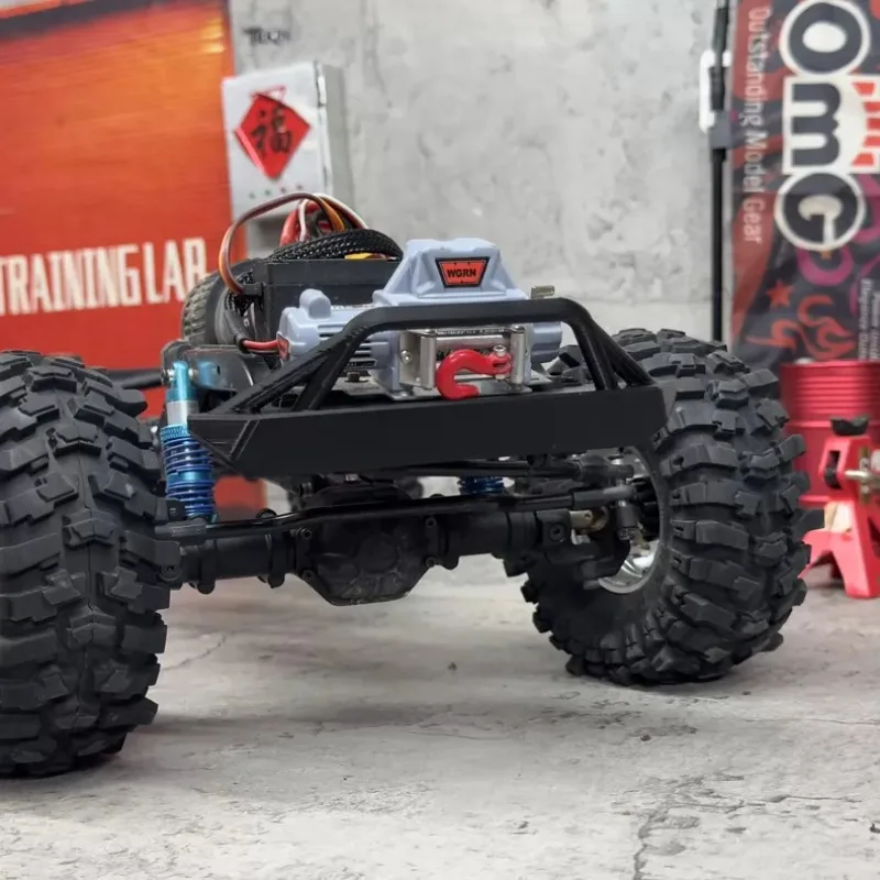 Фото Передний бампер FMS 1/10 для радиоуправляемого краулера Land Cruiser FJ40 – нейлоновый бампер-кенгурятник для FJ40, запчасти для тюнинга внедорожников №1