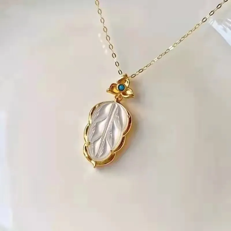 

MUZHI Real 18K Gold White Fritillary Leaf Pendant Pure AU750 Gold Branch Jade Leaf Necklace Ladies Exquisite Jewelry Gift