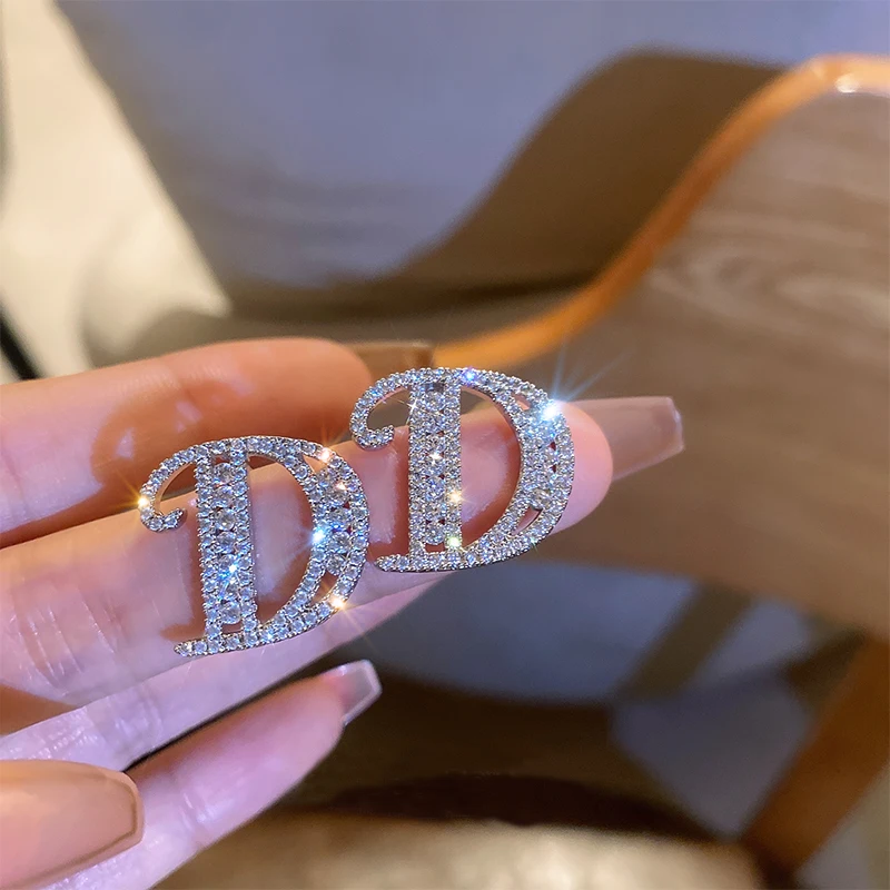 

Luxury Brand Shiny Full of Rhinestones Letter D Earrings For Women Classic Simplicity Earrings Trendy Fine Jewelry Party Gifts
