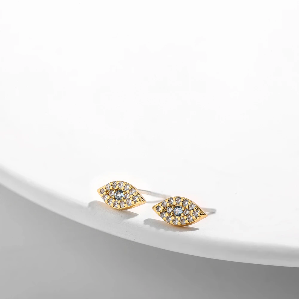 Женские серьги-гвоздики золотого цвета с фианитом