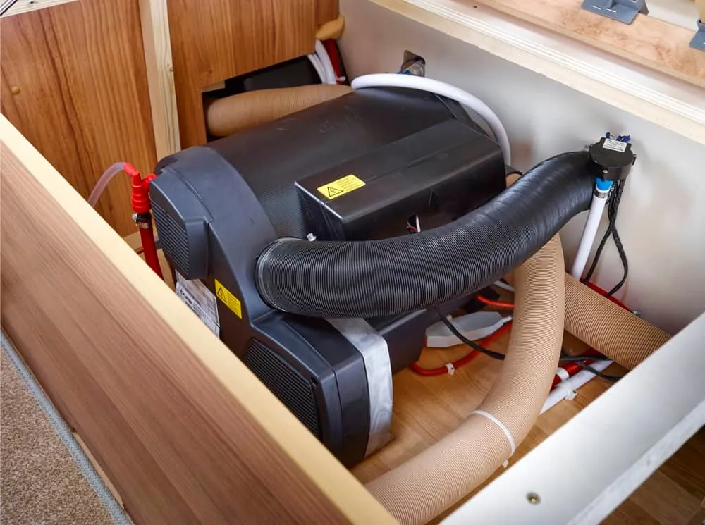 Фото Автономный отопитель JP Heater CR12 (воздух/вода) 6 кВт для автодомов и кемперов, в наличии №3