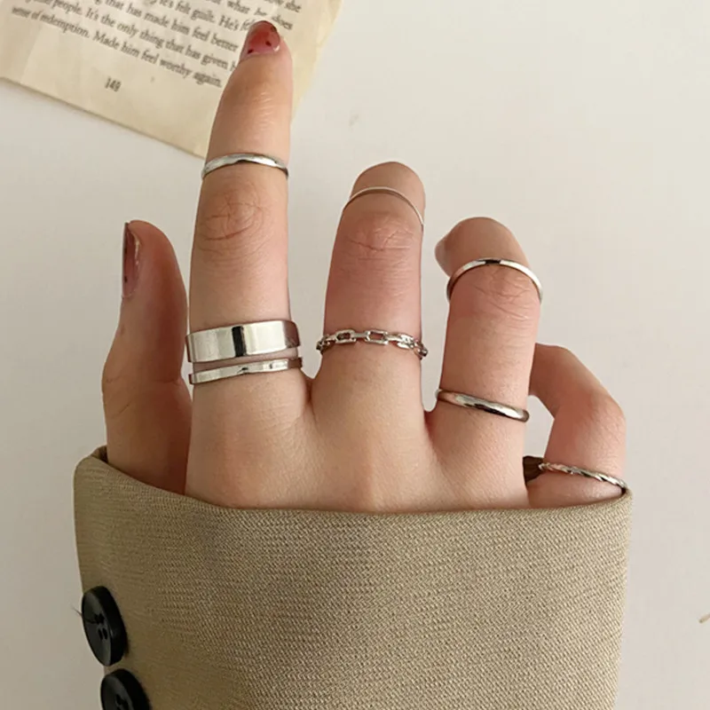 

7Pcs/Set Fashion Punk Minimalist Midi Round Twist Ring Set for Women Bohemia Vintage Metal Knuckle Finger Rings Jewelry