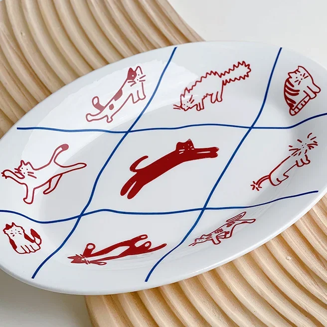 

Керамическая тарелка с котом и собакой