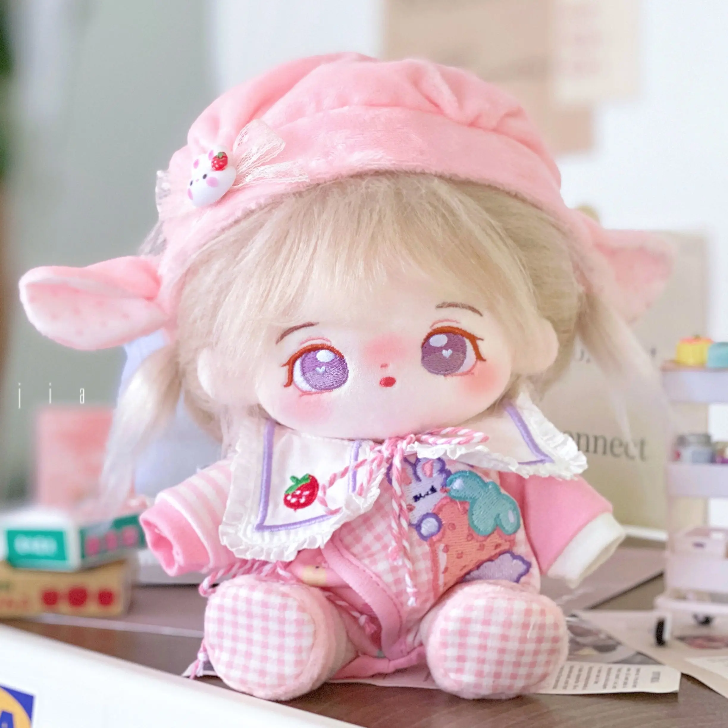 

Original No Attribute Sweet Strawberry Rabbit Costume 20cm Plush Stuffed Doll Cosplay Change Clothes Cute Suit Christmas Gift