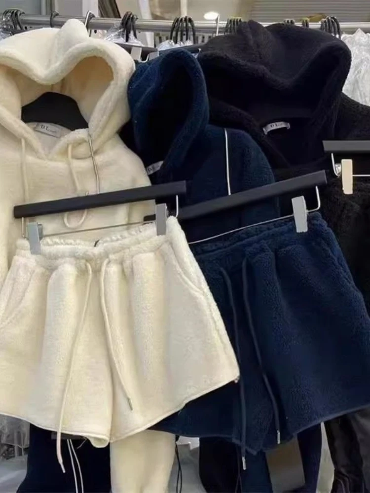 Комплект с капюшоном из овечьей шерсти шорты женские зимние маленькие модные