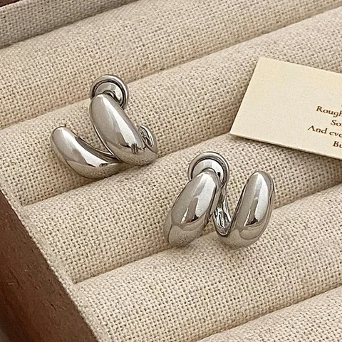 Серебряные серьги-гвоздики PONYKISS