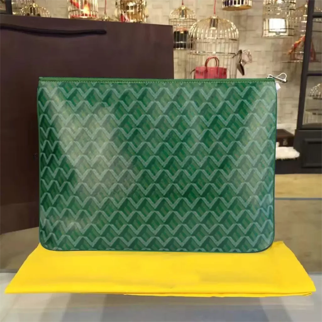 

Женская сумка-клатч для косметики, из кожи