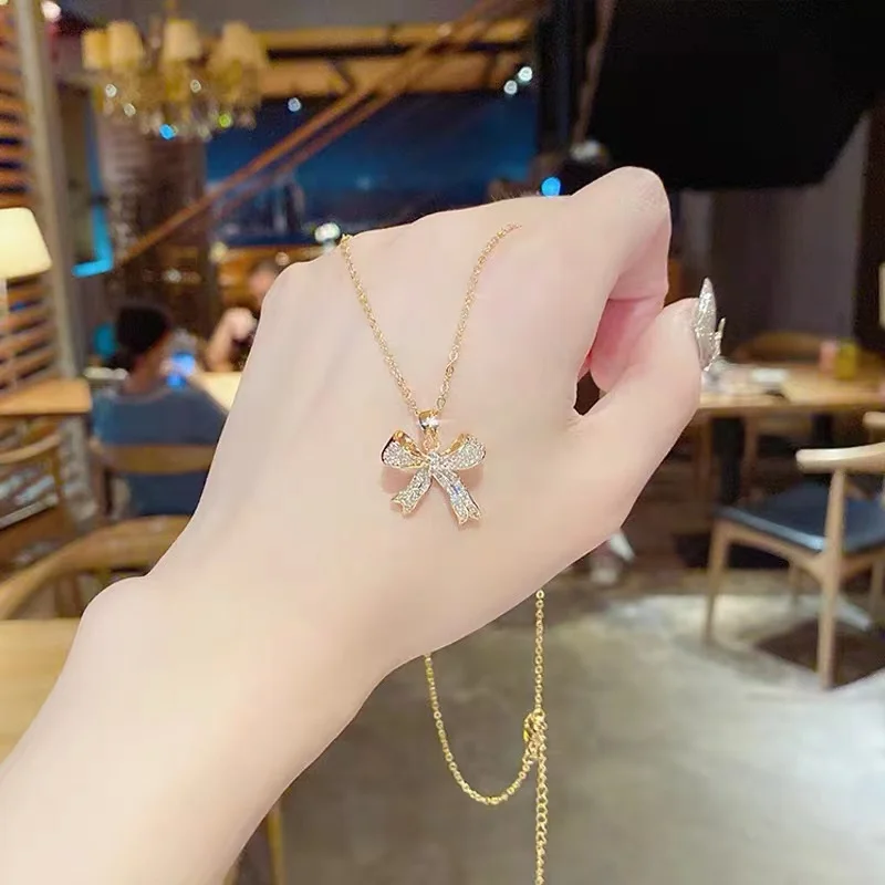 

Light Luxury Bow Necklace Ins Korean Temperament Niche Design Collarbone Chain Sweet Romantic Girl Christmas Gift Summer Pendant