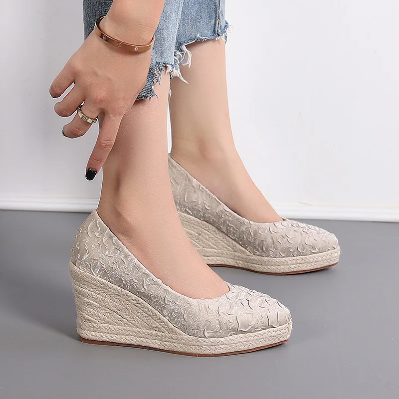 

2022 Autumn New Women Pointed Toe Straw High Heel Wedges Shoes