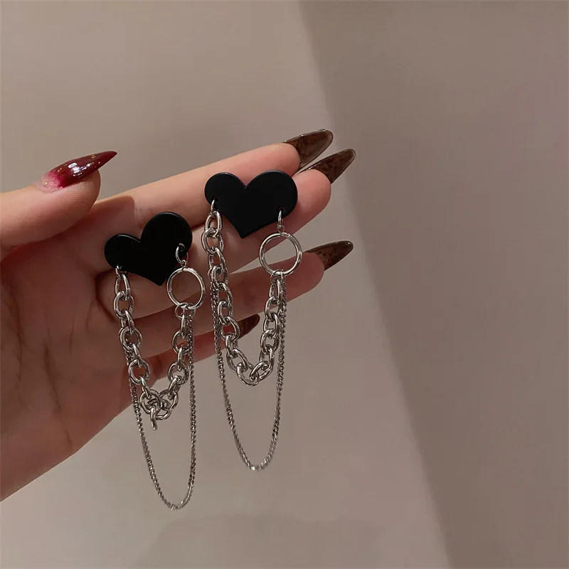 

New Korean Personality Black Heart-shaped Tassel Chain Stitching Earrings Hip Hop Rock Streetwear Fashion Jewelry for Women Gift