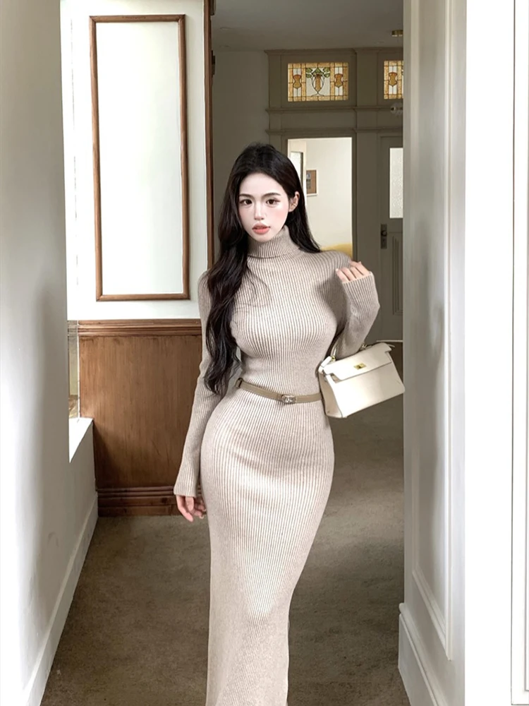 Женское трикотажное платье элегантное модное белое облегающее миди с воротником