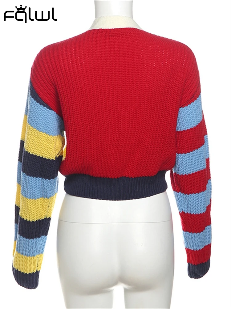 Женский трикотажный кардиган на пуговицах с V-образным вырезом