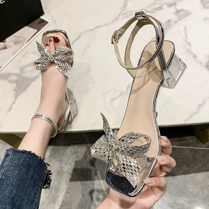 

2022 New Crystal Women Sandals Luxury Rhinestones Bowknot Summer Wedding Shoes High Heels Gladiator Sandals Party Prom Shoes