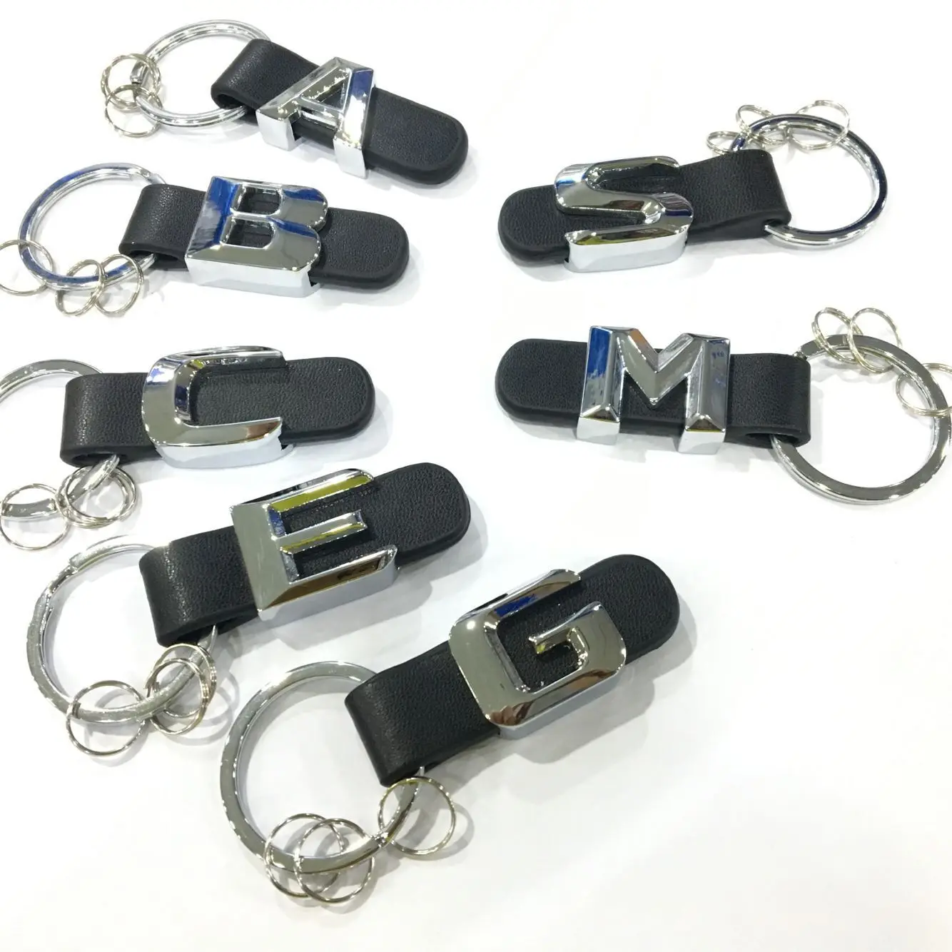

3D Metal For Mercedes Benz W211 W124 W210 W212 W176 W168 W169 W245 W246 AMG E C A B S M G Class Car Keychain leather Key Rings