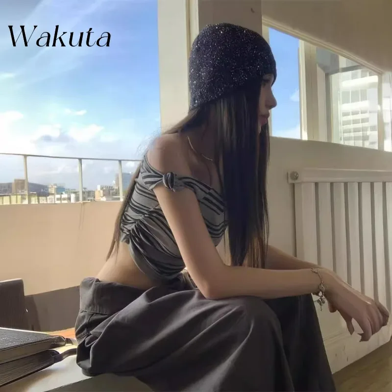 Летняя универсальная майка с открытыми плечами WAKUTA 2024 короткий топ пикантный