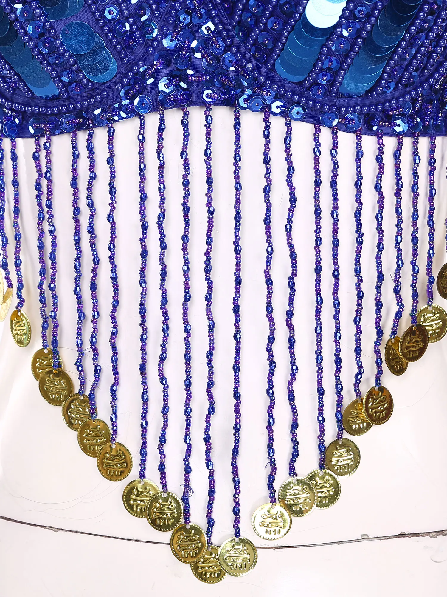 Женский костюм для танца живота откровенный с блестками и бисером