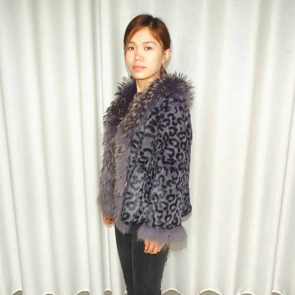 Модное женское меховое пальто с леопардовым принтом из кроличьего меха и