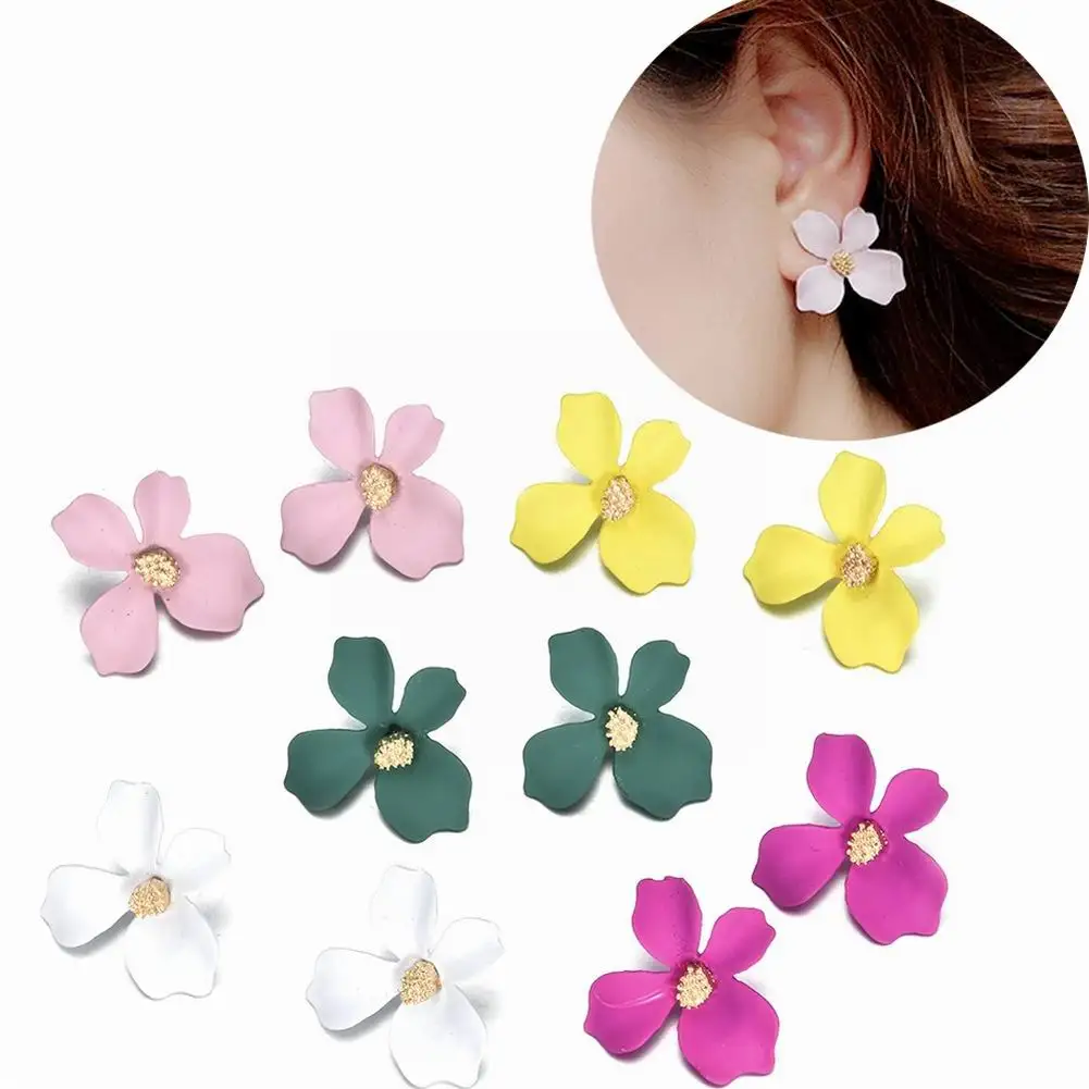

Summer New Trend Floral Daisy Flower Stud Earrings Fashion Fresh 2 Style Earrings Girl Ears Jewelry Personality Wild
