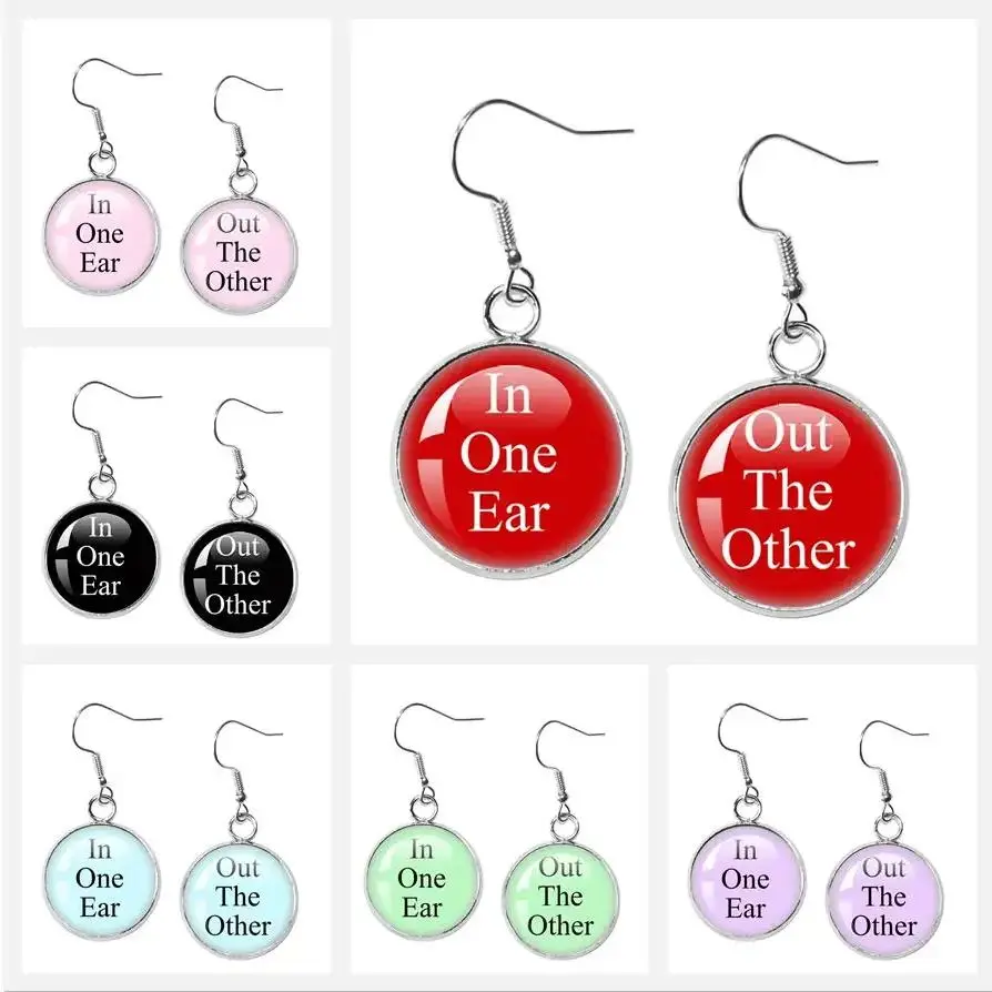 В одном ухе и на другом стеклянные кабошоновые серьги женские круглые подвесные