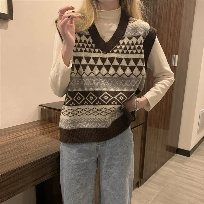 

Повседневный свитер, жилет, модный жилет в стиле ретро, женская одежда на осень и зиму, новинка 2022, корейский вариант свободного кроя, свитер ...