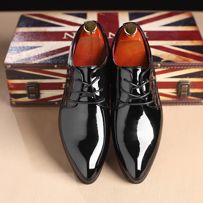 

Men's Classic Retro Brogue Shoes Patent Leather Mens Lace-Up Dress Business Office Shoes Men Party Wedding Oxfords Sizes 38-48