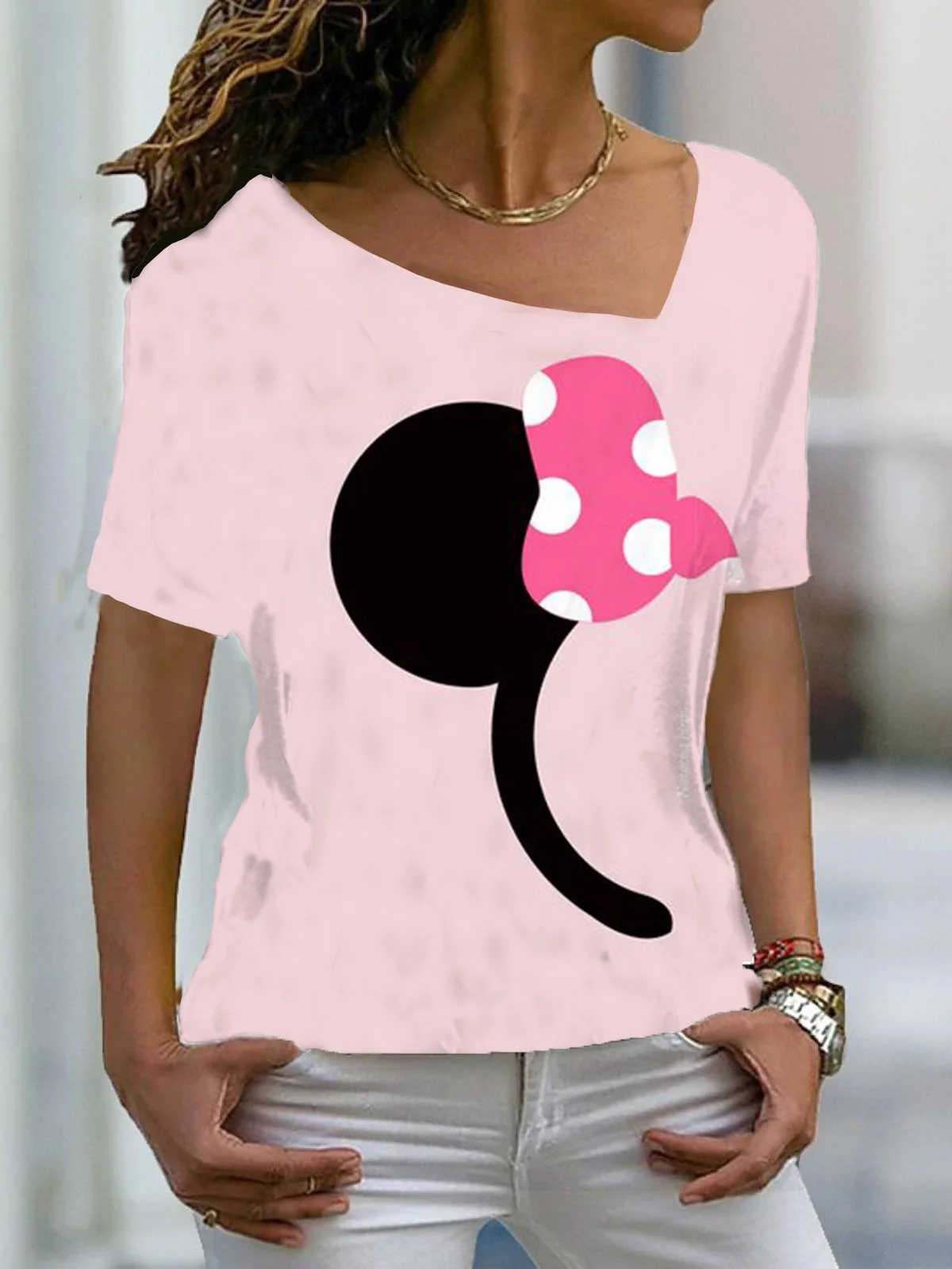 Minnie Mouse Summer T-shirts Oversize Women's T-shirt Cute New in Outdoor Clothes for Woman V Neck Crop Top With Sleeves Fashion