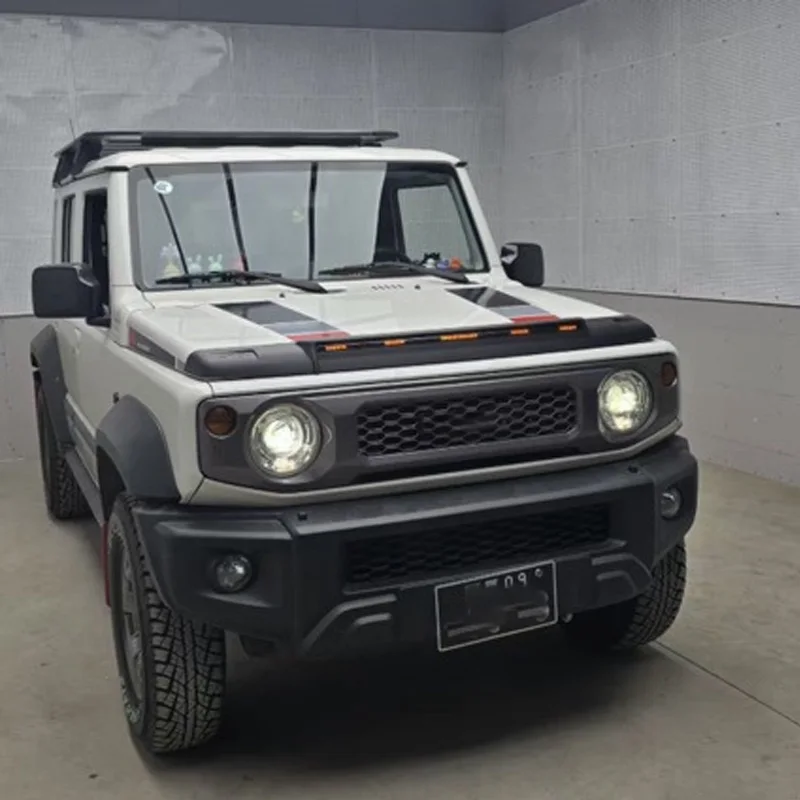 Фото Для SUZUKI Jimny 3/5 дверей JB64 JB74 JC74 2019+ Внедорожные аксессуары 4x4: Защитный кожух капота от песка с подсветкой №2