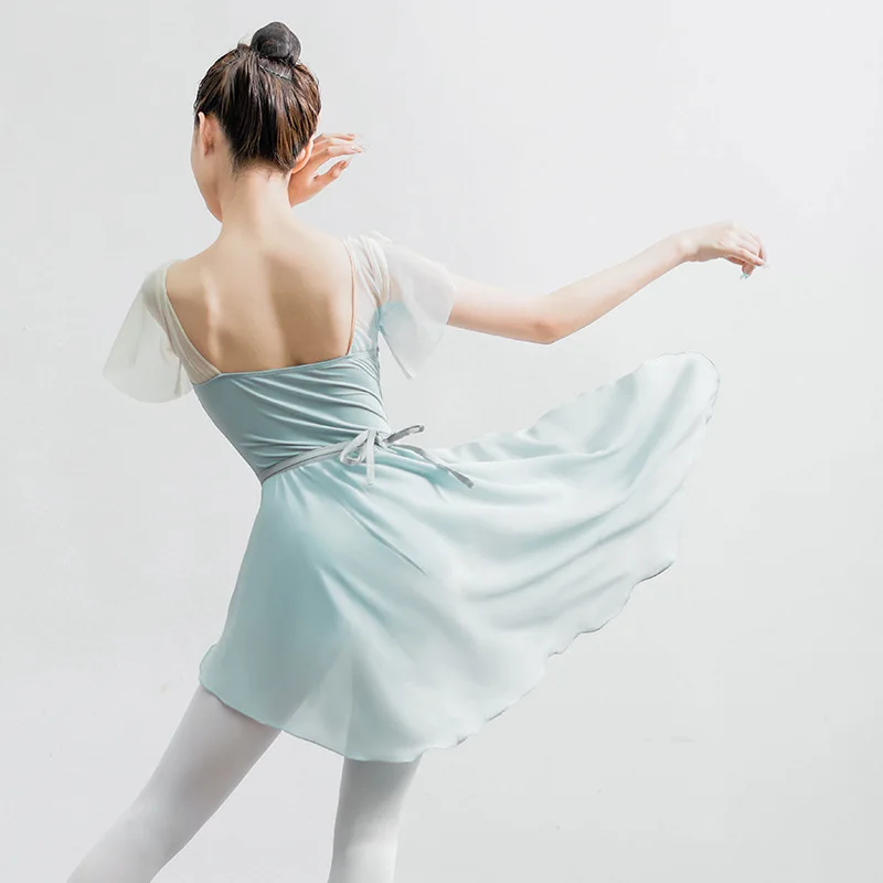 Балетное трико с коротким рукавом для взрослых базовое черное/Белое