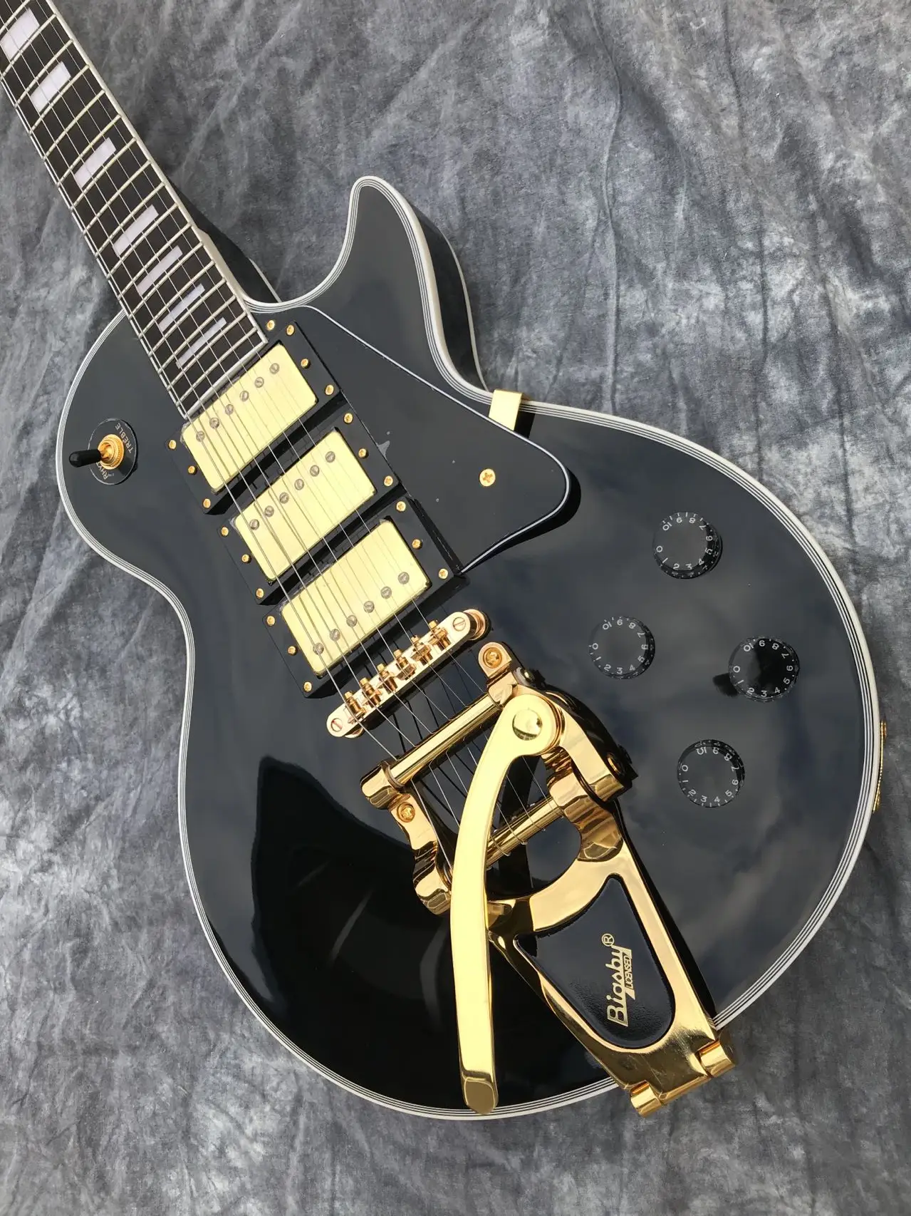 

Classic LP 6 String Electric Guitar 3 Pickups Gold Hardware ,Tremolo,High Quality,Free Shipping