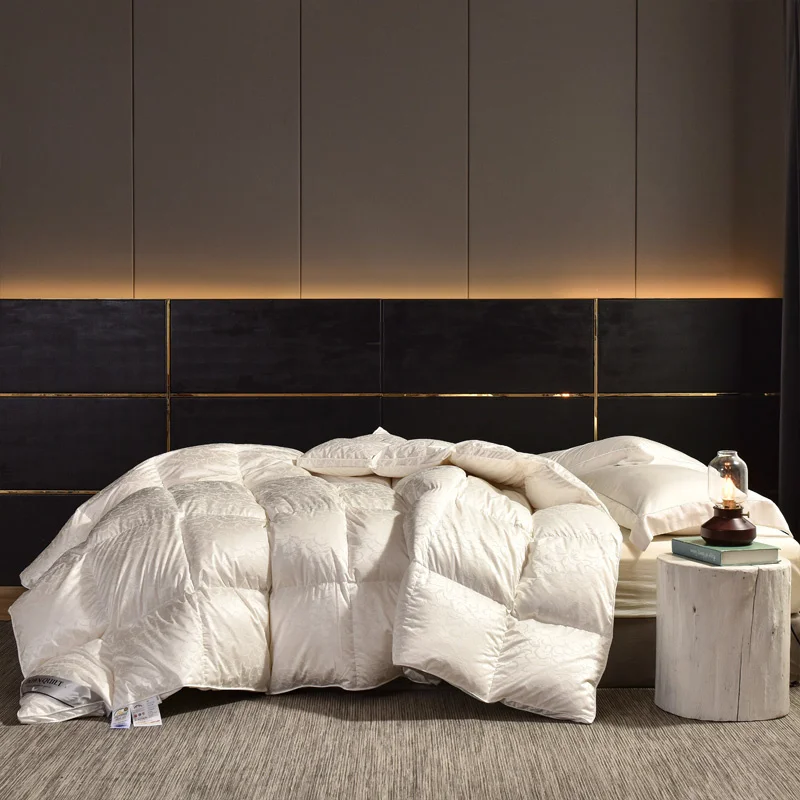 

Luxury White Duck Quilt Down Fluffy Cozy Four Seasons Duvet Artificial silk jacquard Warm Queen King Quilted Comforters